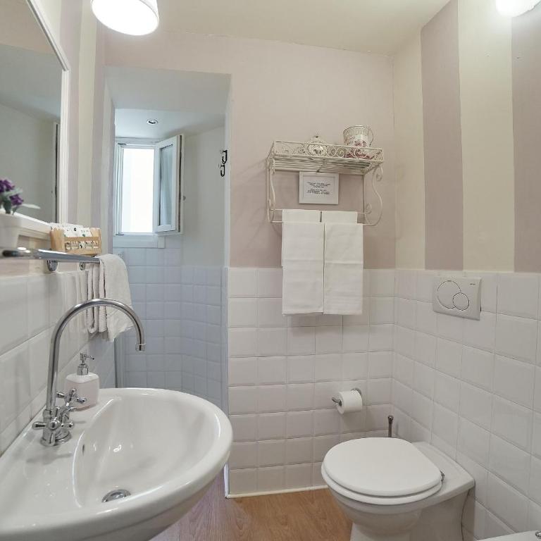 B&B Di Piazza Del Duomo - Camera Matrimoniale con Bagno Privato Esterno - 2
