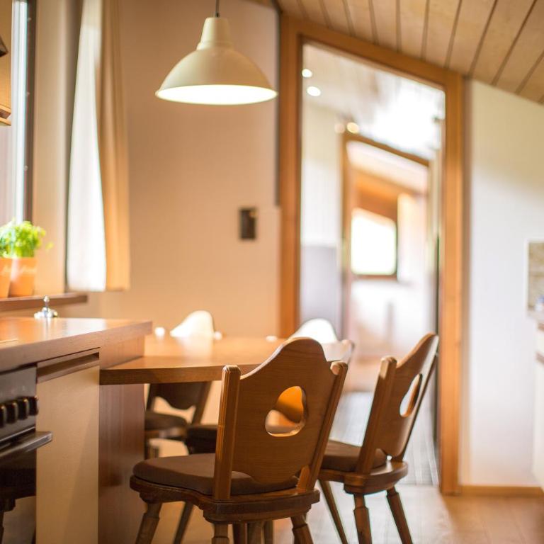 Hotel Garni Römerhof - Two-Bedroom Apartment with Balcony - 4