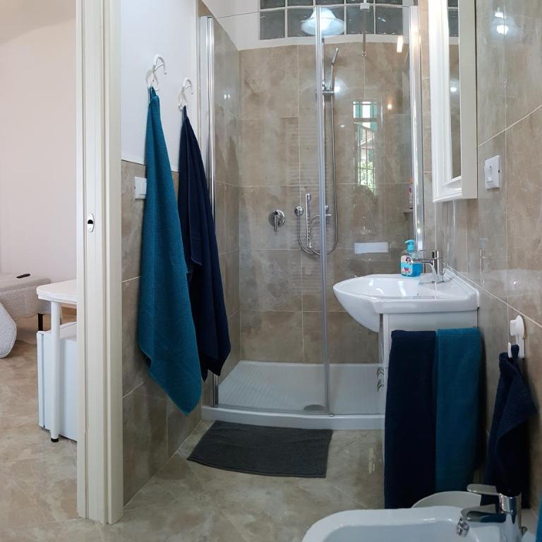 Bed And Breakfast Corticella 24 - Camera Doppia con Letti Singoli con Bagno Privato - 17