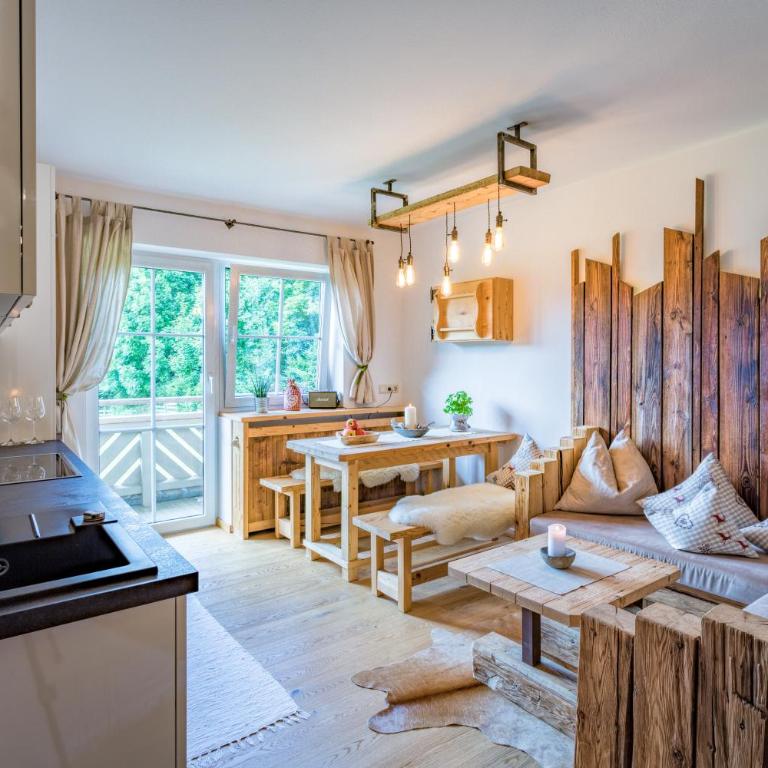 Landhaus Theresia - Apartment mit 2 Schlafzimmern und Balkon - 8