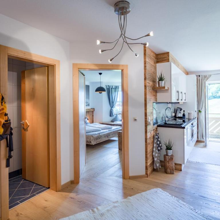 Landhaus Theresia - Apartment mit 2 Schlafzimmern und Balkon - 11