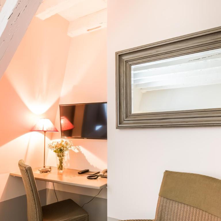 Hôtel L'Adresse - Chambre Double Deluxe avec Baignoire - 4
