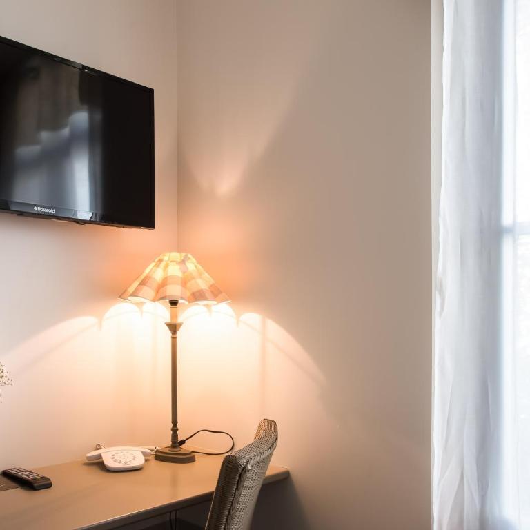 Hôtel L'Adresse - Chambre Double avec Balcon - 8