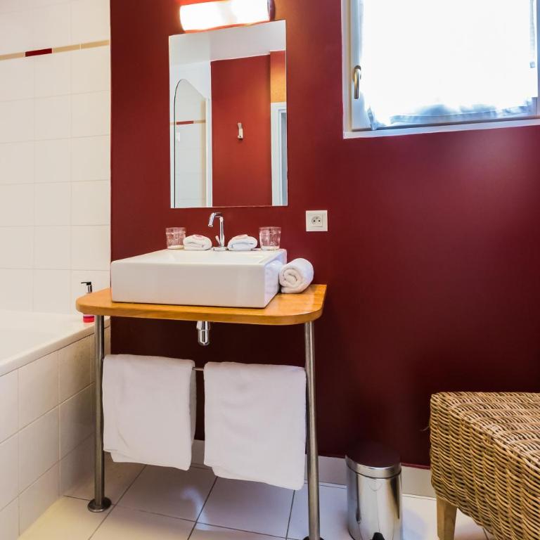 Hôtel L'Adresse - Chambre Double Deluxe avec Baignoire - 3