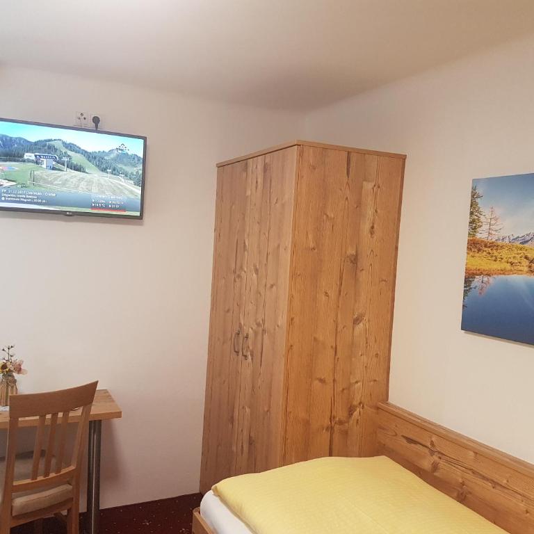 modern&renovated - Hotelpension Oberauer Wagrain - Business Single Room with Mountain View - 7