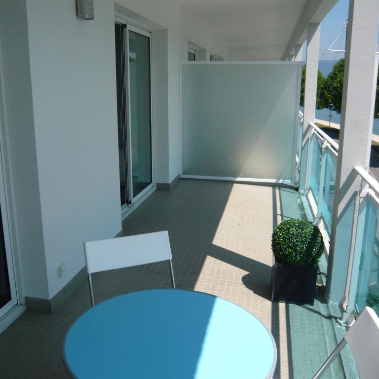 Les Suites du Port - Apartment with Lake View - Free Private Parking - 12