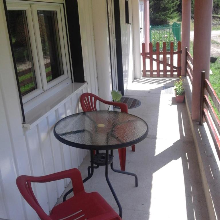 Apartment Luka - One-Bedroom Apartment - 2