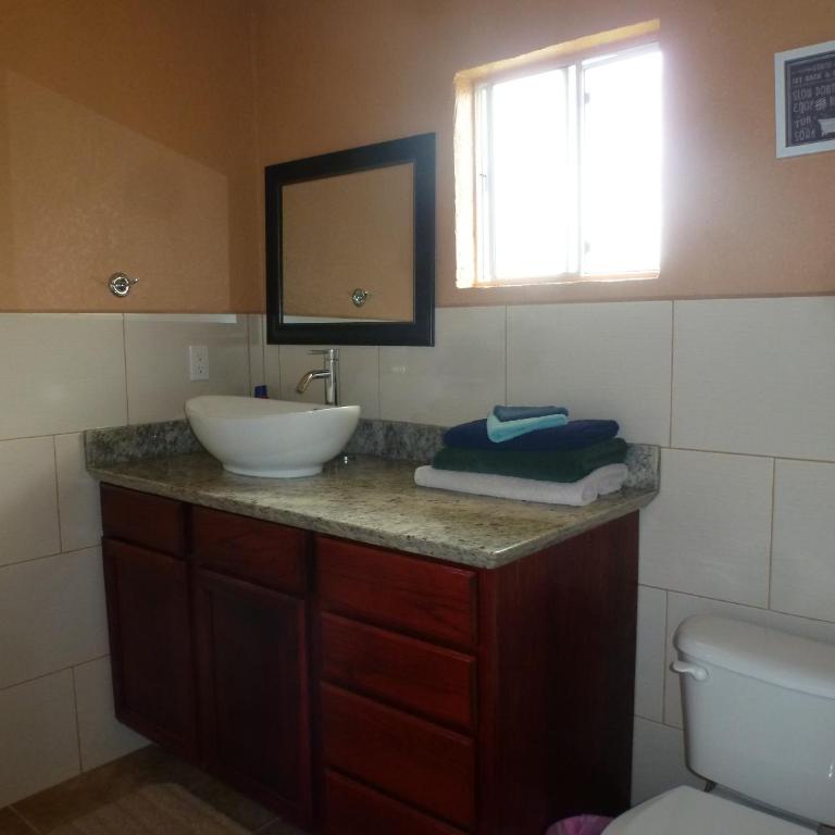 Playa Hermosa Inn at the beach - Superior King Room - 8
