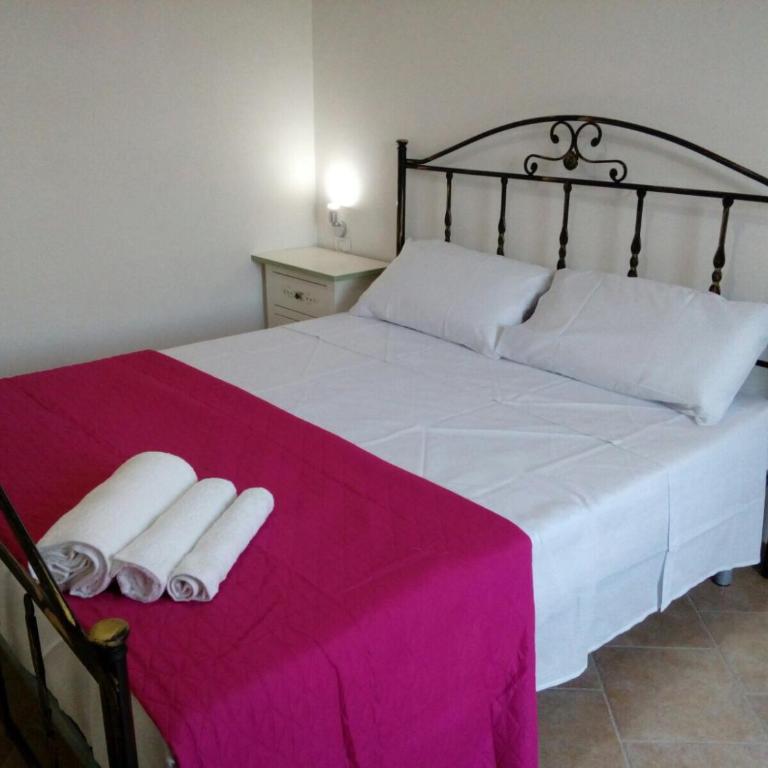 Borgo Degli Ulivi Rooms - Camera Tripla Basic - 1