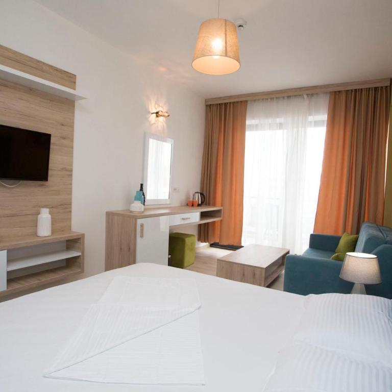 Hotel Ulliri & SPA - Dvokrevetna Soba sa Bračnim Krevetom i Balkonom - 16