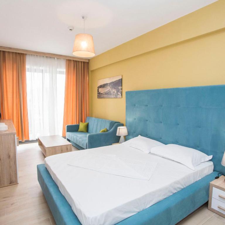 Hotel Ulliri & SPA - Dvokrevetna Soba sa Bračnim Krevetom i Balkonom - 13