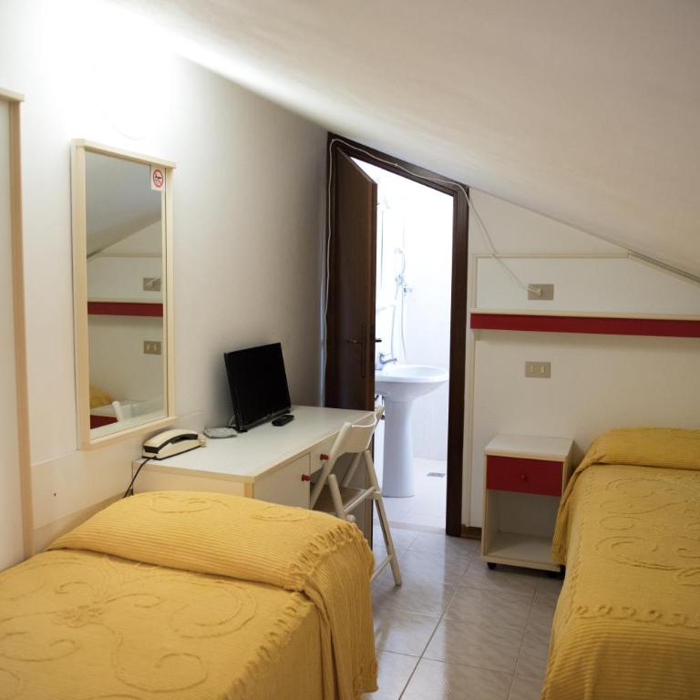 Hotel Malibran - Economy Twin Room - 8