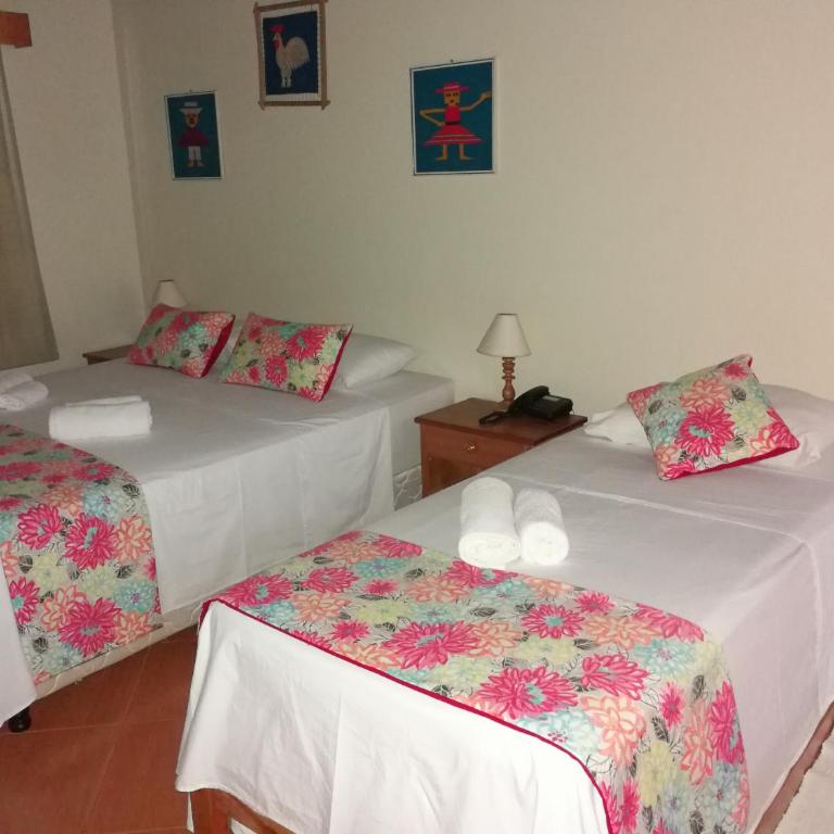 Las Orquideas Parque Hotel - Family Room - 5