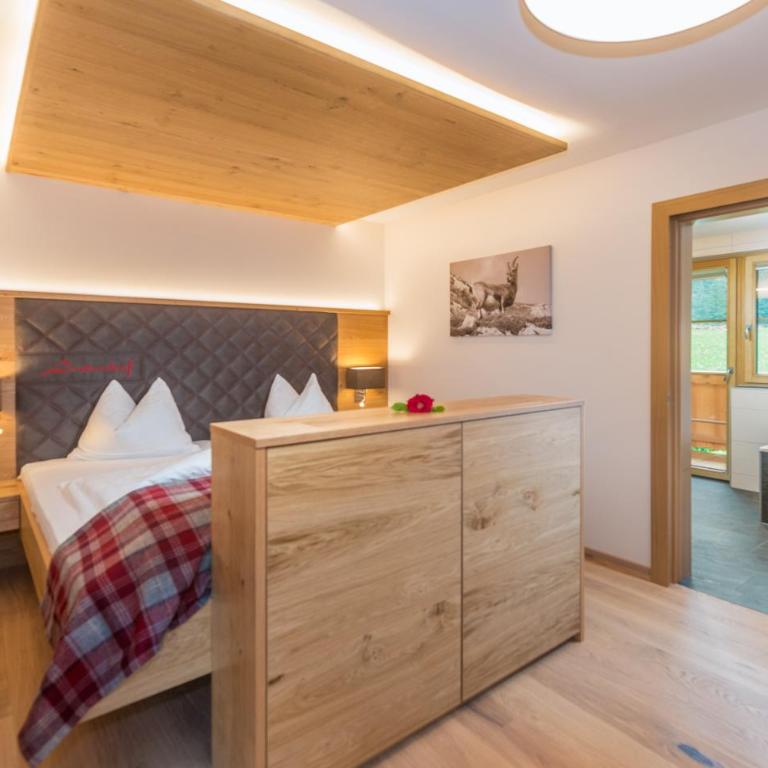 Hotel Lindenhof - Suite mit Kingsize-Bett - 7