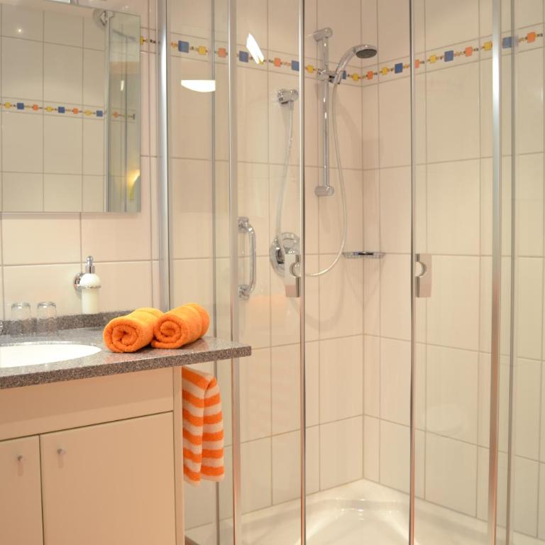 Pension Elisabeth - Familienzimmer mit Balkon - 10