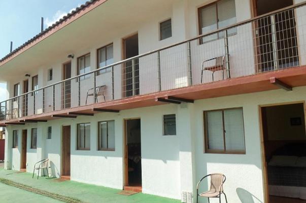 Acropolis Hostal - Apartamento con terraza - 2