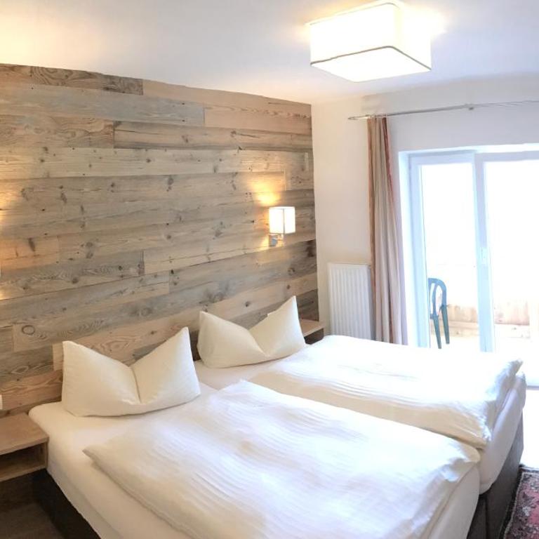 Pension Waldegg - Doppelzimmer mit Bergblick - 4