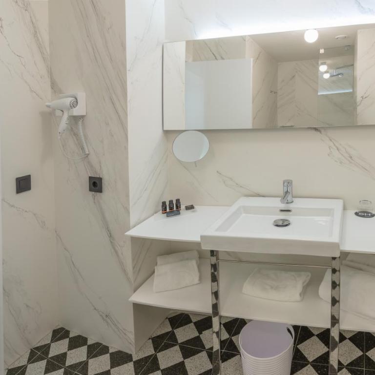 SH Ingles Boutique Hotel - Double or Twin Room - 2