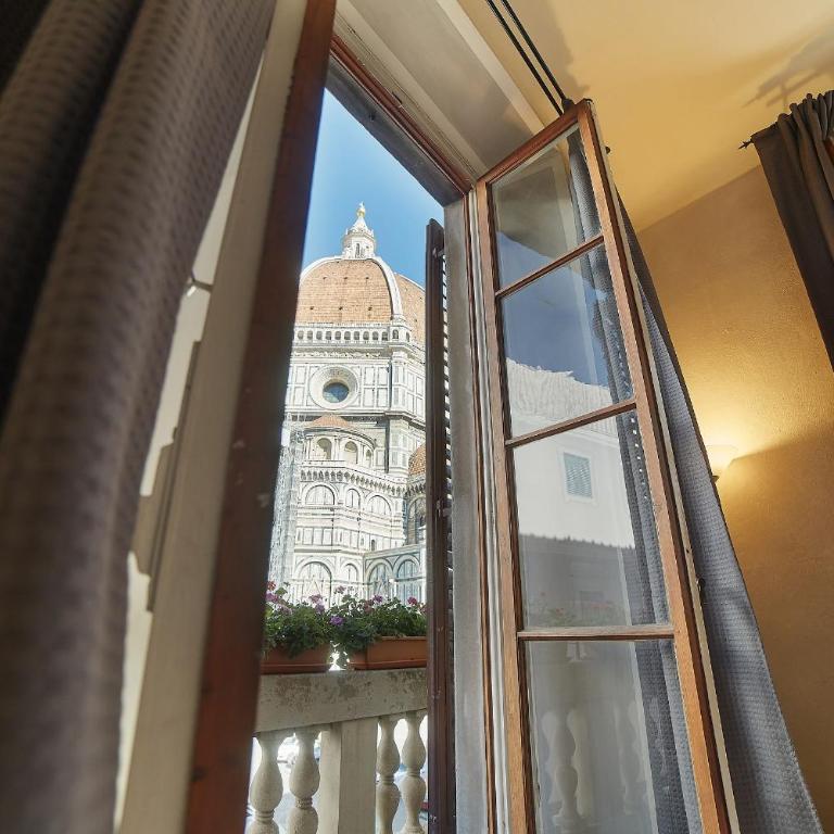 B&B Di Piazza Del Duomo - Camera Matrimoniale Deluxe con Balcone - 3