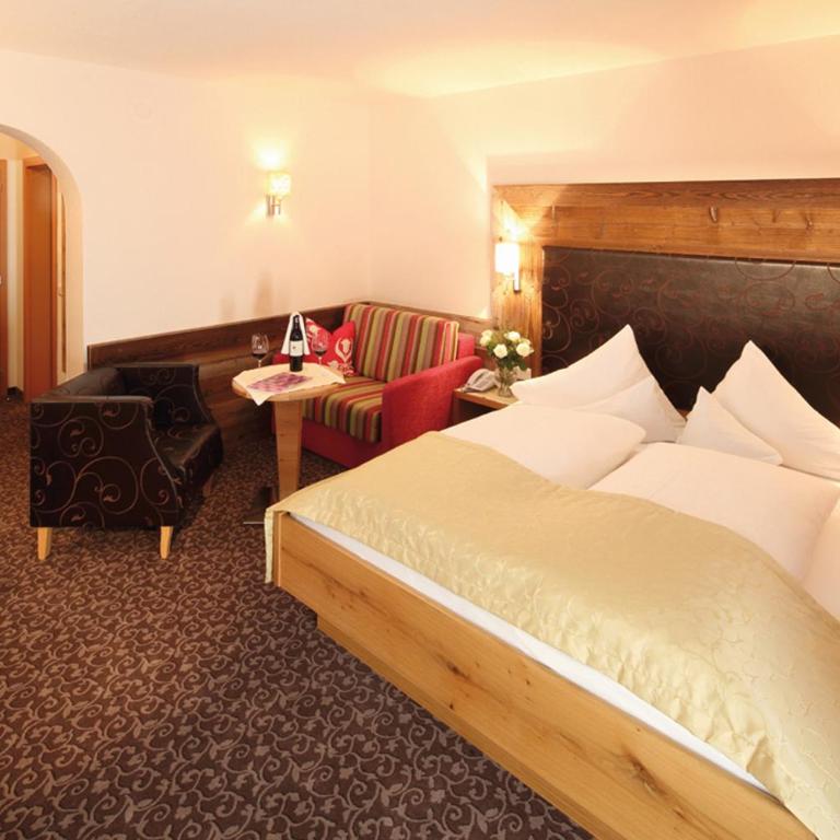 Hotel Maria Theresia - Classic Doppelzimmer mit Balkon - 2
