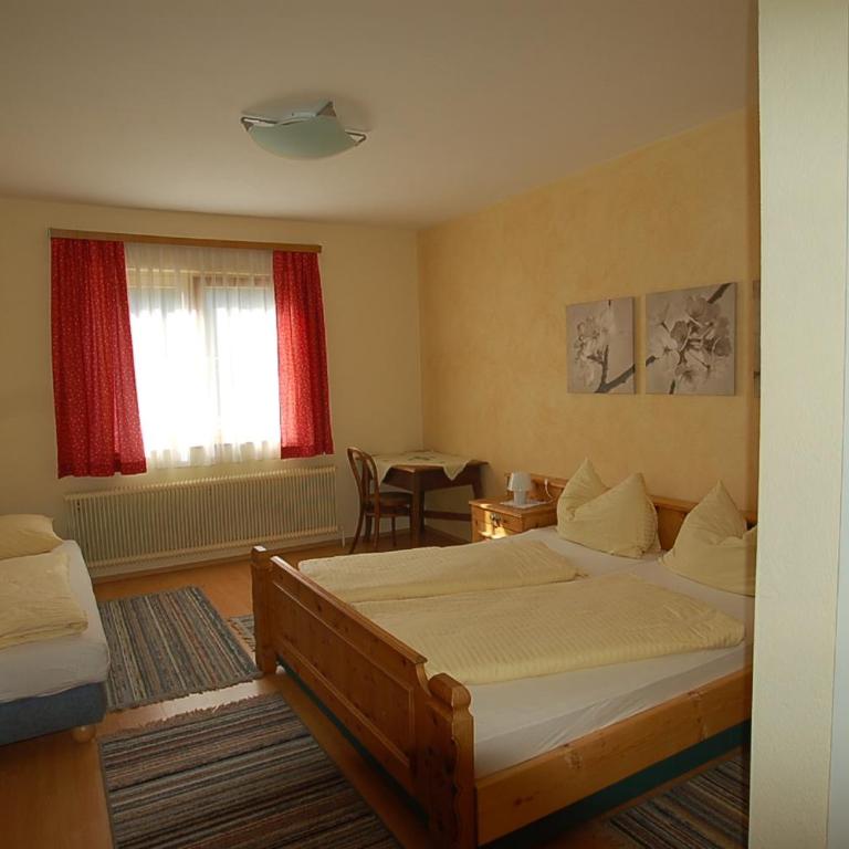 Alpengasthof Grobbauer - Dreibettzimmer mit Bergblick - 1