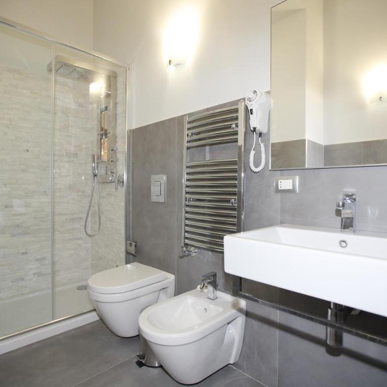 Charme Rooms - Camera Matrimoniale con Bagno Privato - 11