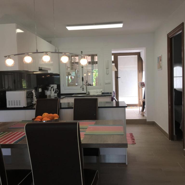 Vista Bahia II Apartments- top floor with balcony views & ground floor with garden and BBQ - Apartment - Ground Floor - 27