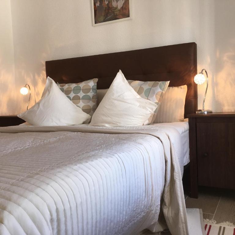 Vista Bahia II Apartments- top floor with balcony views & ground floor with garden and BBQ - Apartment - Ground Floor - 36
