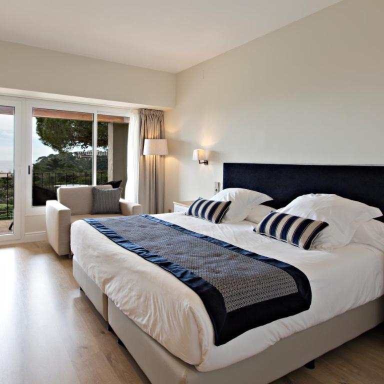 Hotel Aigua Blava - Habitación Doble con terraza y vistas al jardín - 1 o 2 camas - 3