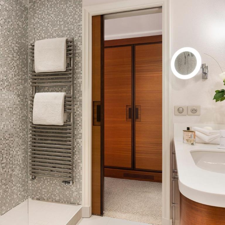 Hôtel Barrière Le Normandy - Chambre Deluxe - Vue sur Mer - 2