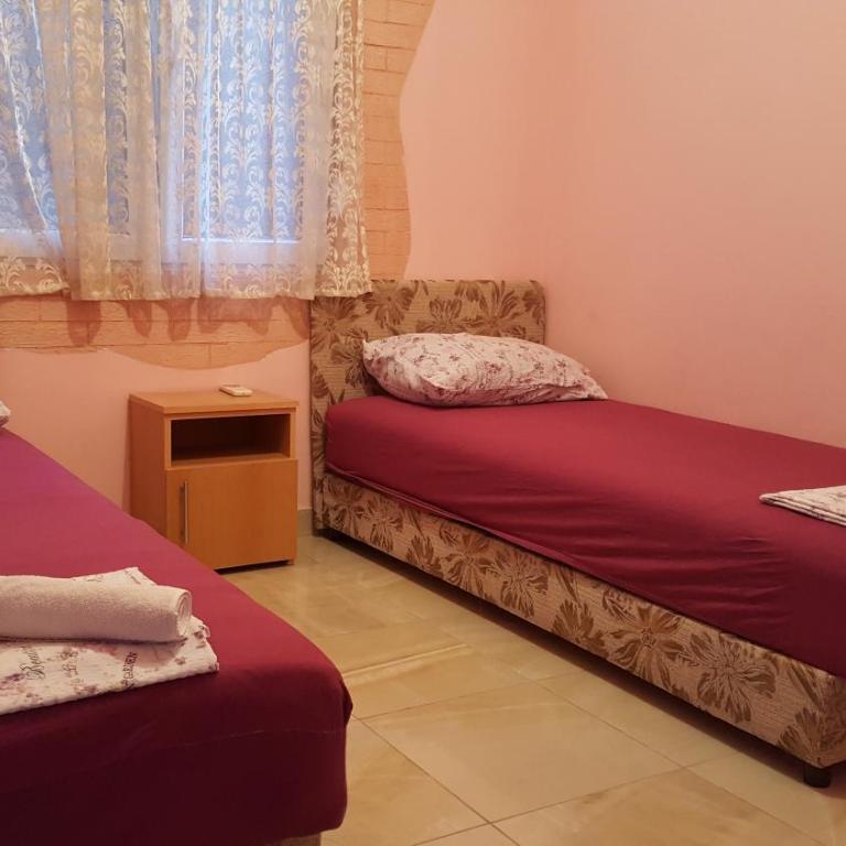 AS MONTENEGRO SUITES - Standardna Dvokrevetna Soba sa Zasebnim Krevetima i Zajedničkim Kupatilom - 2