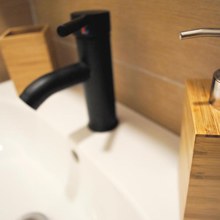 Stazione22 B&B - Camera Matrimoniale con Bagno Privato Esterno - 8