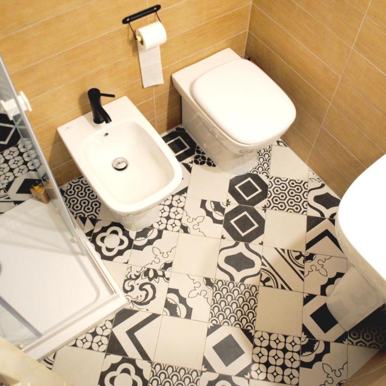 Stazione22 B&B - Camera Matrimoniale con Bagno Privato Esterno - 4