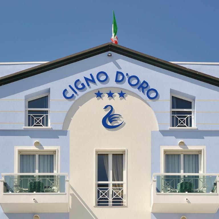 Hotel Cigno D'Oro - Quadruple Room with Sea View - 4