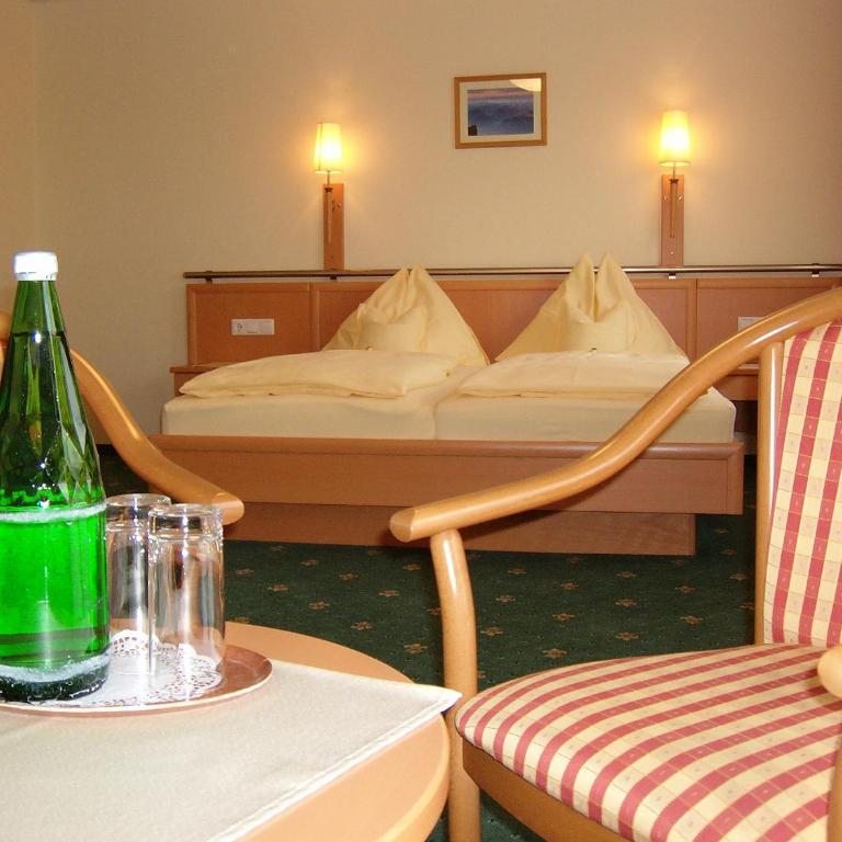 Pension Elisabeth - Familienzimmer mit Balkon - 9