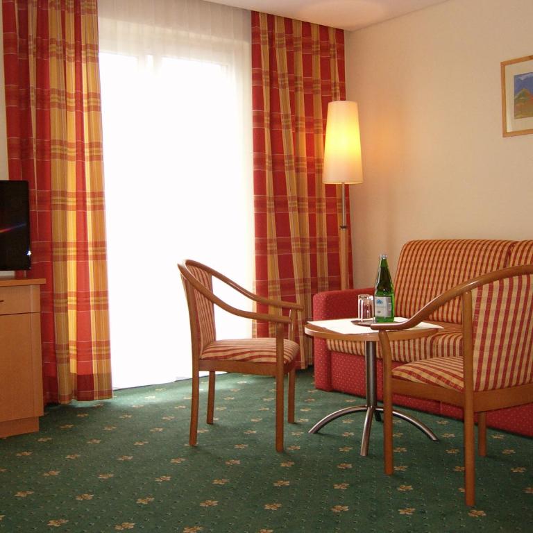 Pension Elisabeth - Familienzimmer mit Balkon - 8