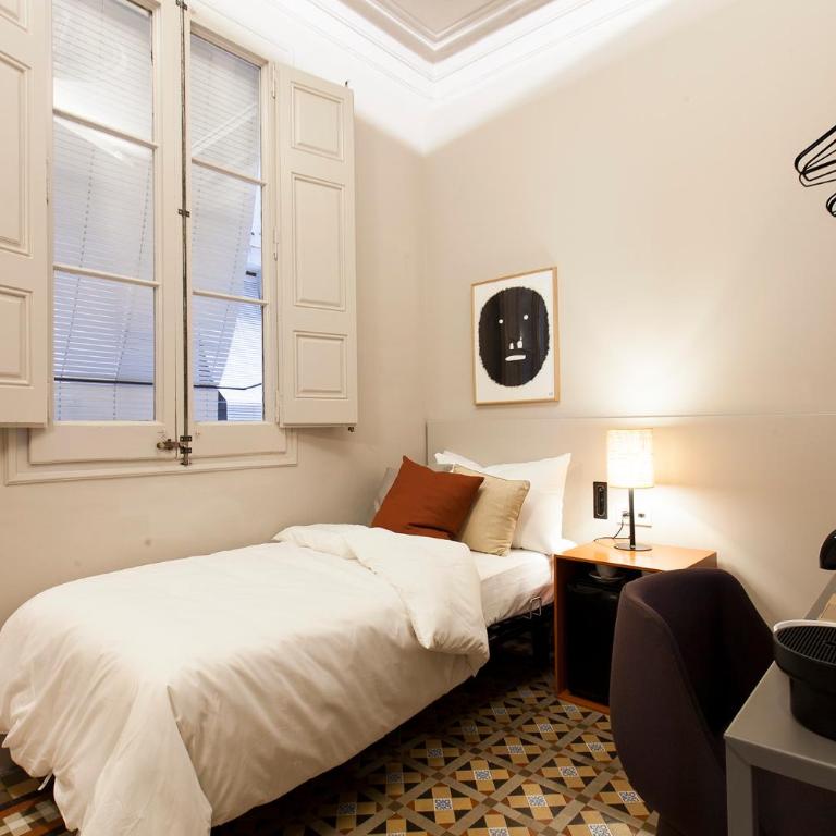 DestinationBCN - Universitat Rooms - Interior Single room with Shared Bathroom (II) - 8