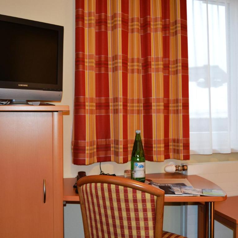 Pension Elisabeth - Einzelzimmer mit Balkon - 5