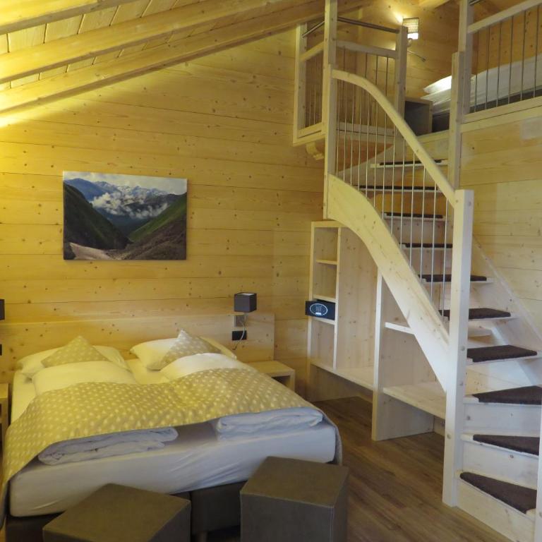 B&B Ecohotel Chalet des Alpes - Camera Familiare con Soppalco e Vista Montagna - 2