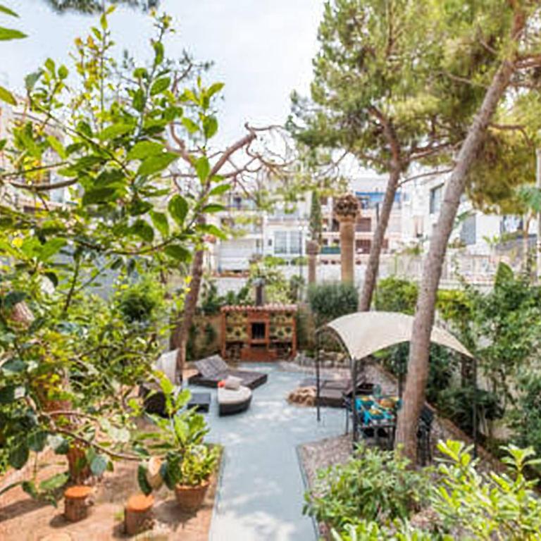 3 bedroom Apartment with private garden on top location Sitges centre beach - Apartamento con vistas al jardín - 1
