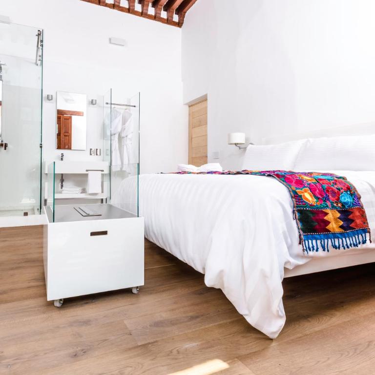 Domingo Santo Hotel Boutique - Deluxe Double Room with Balcony - 14