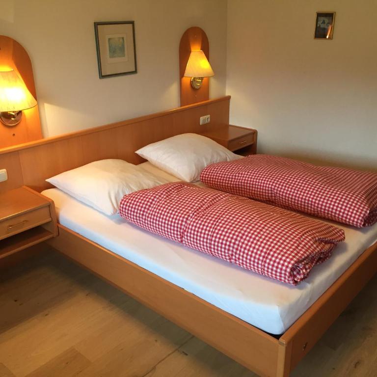 Gästehaus Schröder - Doppelzimmer mit Balkon (ohne TV) - 2
