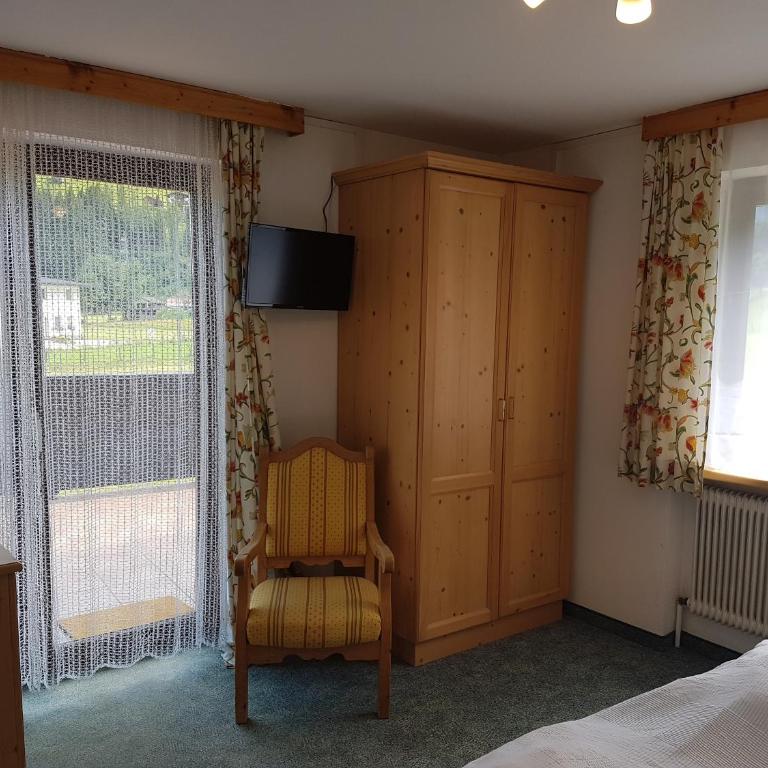 Haus Kropf - Doppelzimmer mit Terrasse - 2