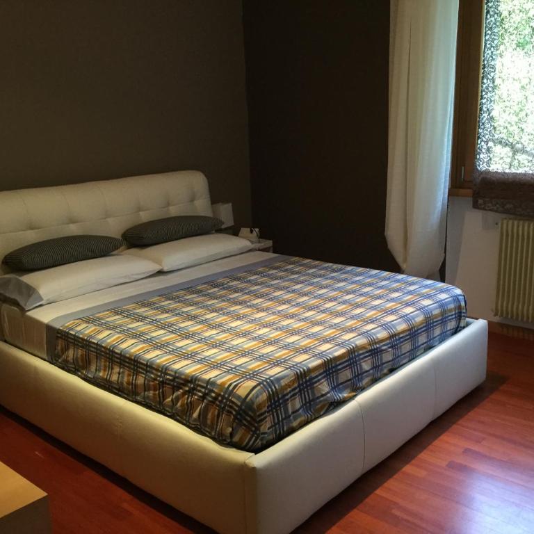 BnB Trento - Camera Queen - 17