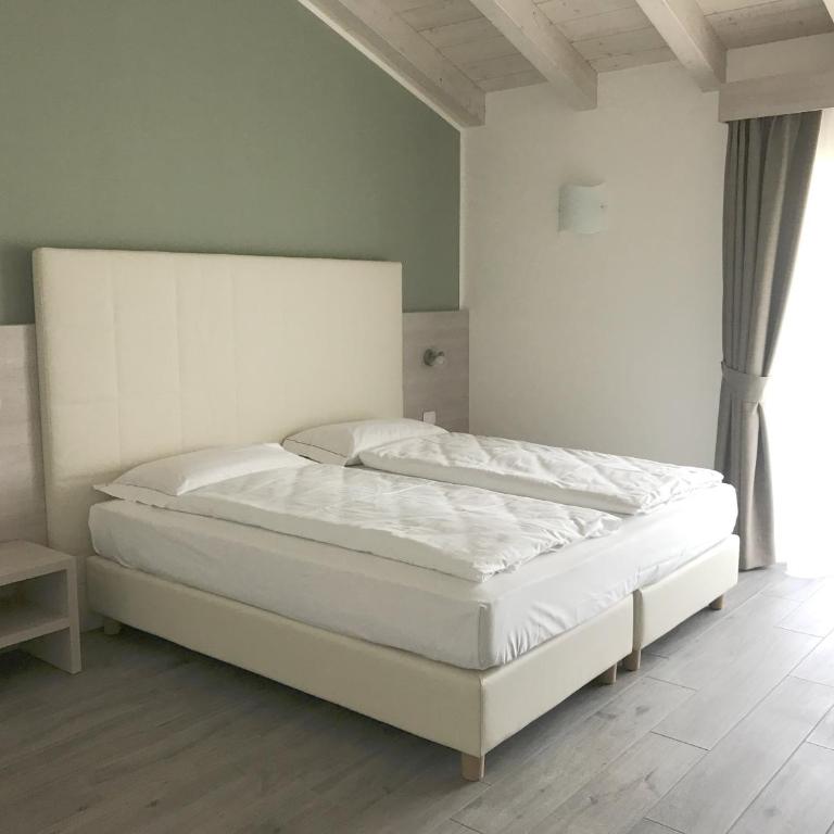 Maso Tobel Riva del Garda - Camera Standard Matrimoniale/Doppia con Letti Singoli con Balcone - 3