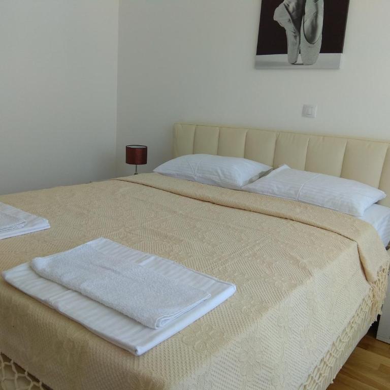 Apartments LORA Bokeljske brigade - Apartman sa Pogledom na Planinu - 10