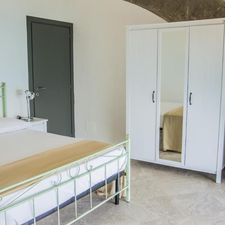 Sunrise Guest House - Family Room with Shared Bathroom - 4