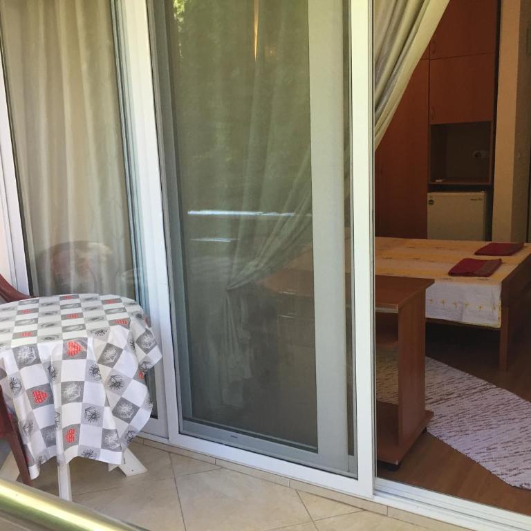 Tina Rooms - Dvokrevetna Soba s Pomoćnim Ležajem - 6