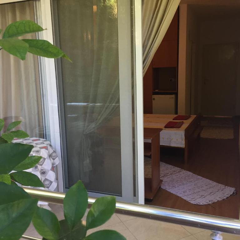 Tina Rooms - Dvokrevetna Soba s Pomoćnim Ležajem - 3
