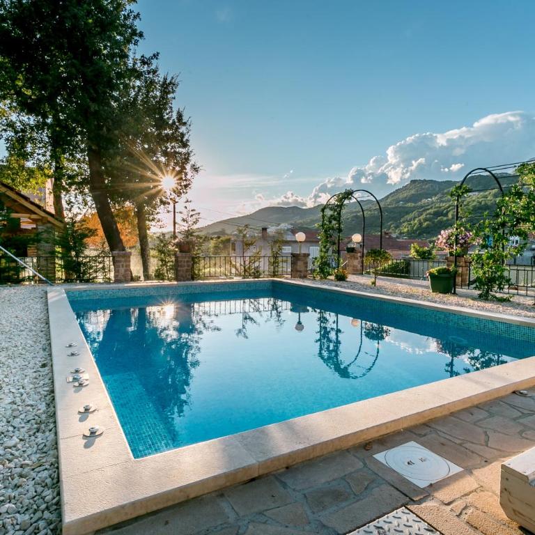 Villa Besha - Villa with Private Pool - 3